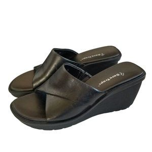 Bare Traps black leather open toe slide "Kathy" sandals size 7.5M